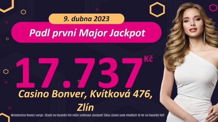 padlý major jackpot, informace, Casino Bonver Kvítková 476 - Zlín, datum 9. dubna 2023, 17 737 Kč, mladá blondýna v bílých šatech, modelka, černé pozadí, 