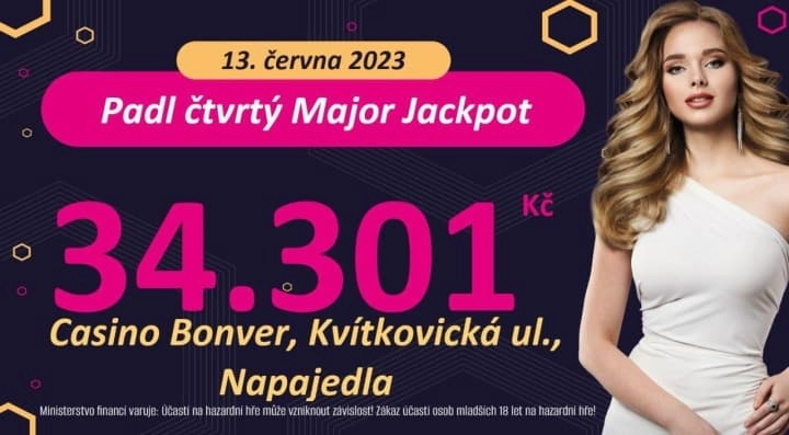 padlý major jackpot, informace, Casino Bonver Napajedla, datum 23. června 2023, 34 301 Kč, mladá blondýna v bílých šatech, modelka, černé pozadí